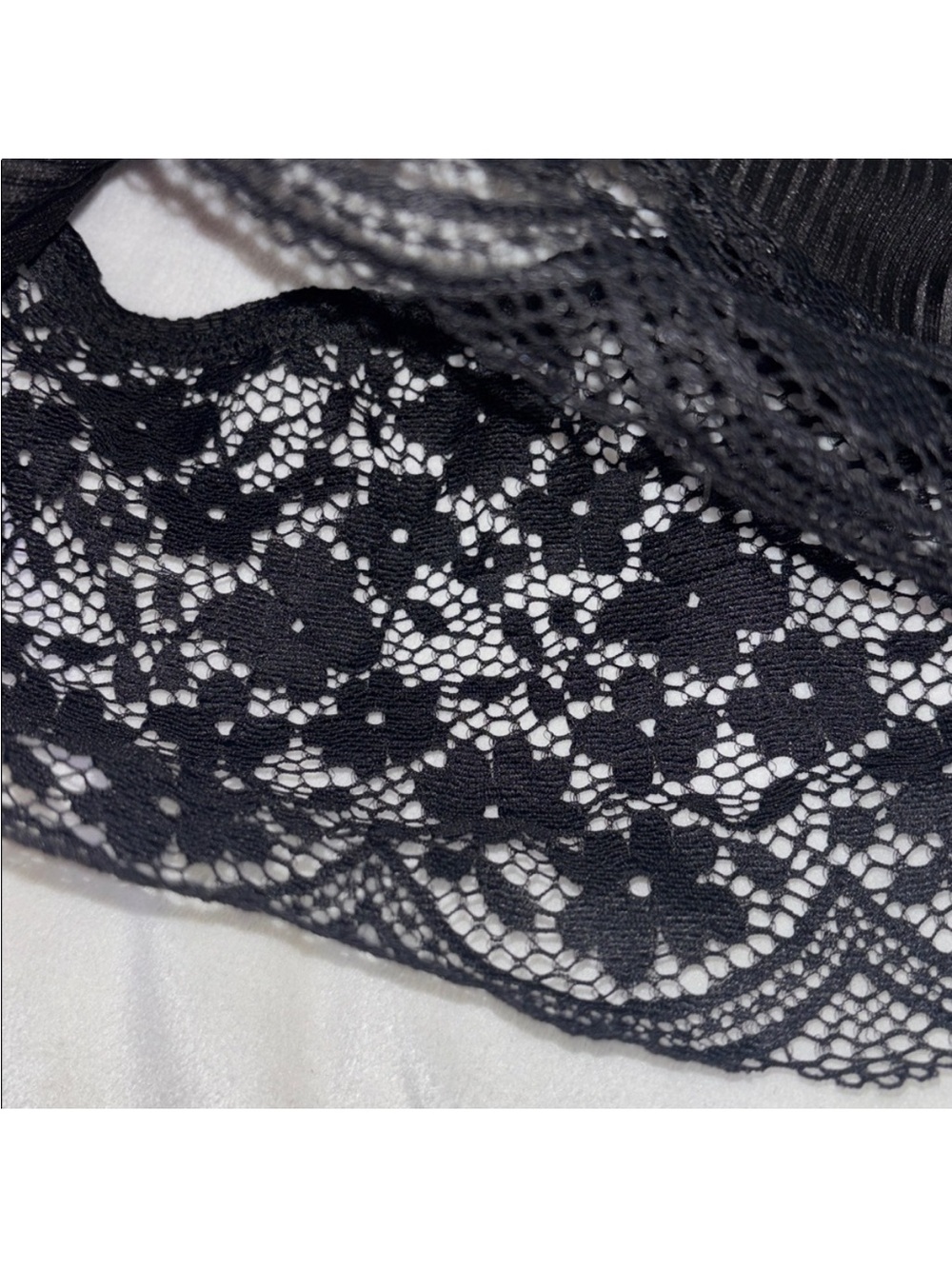 Black Strapless Lace-Trim Crop Top - Picture 3 of 4